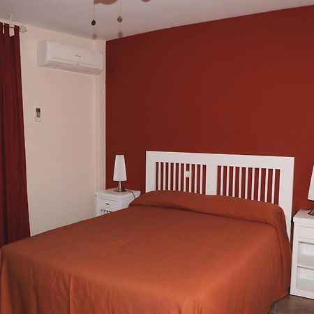 Edificio Reyes Apartamento La Adrada Exterior foto