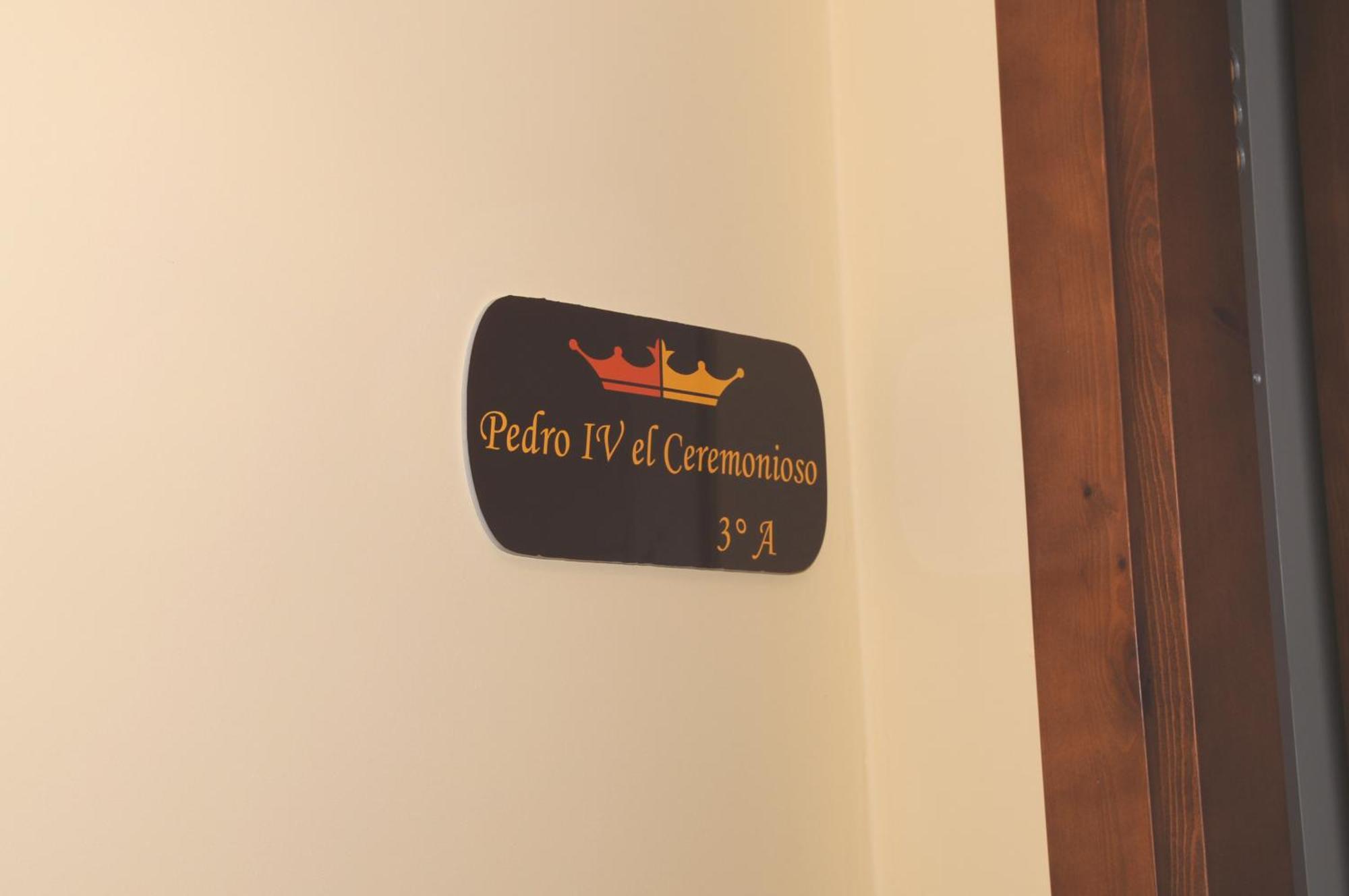 Edificio Reyes Apartamento La Adrada Exterior foto
