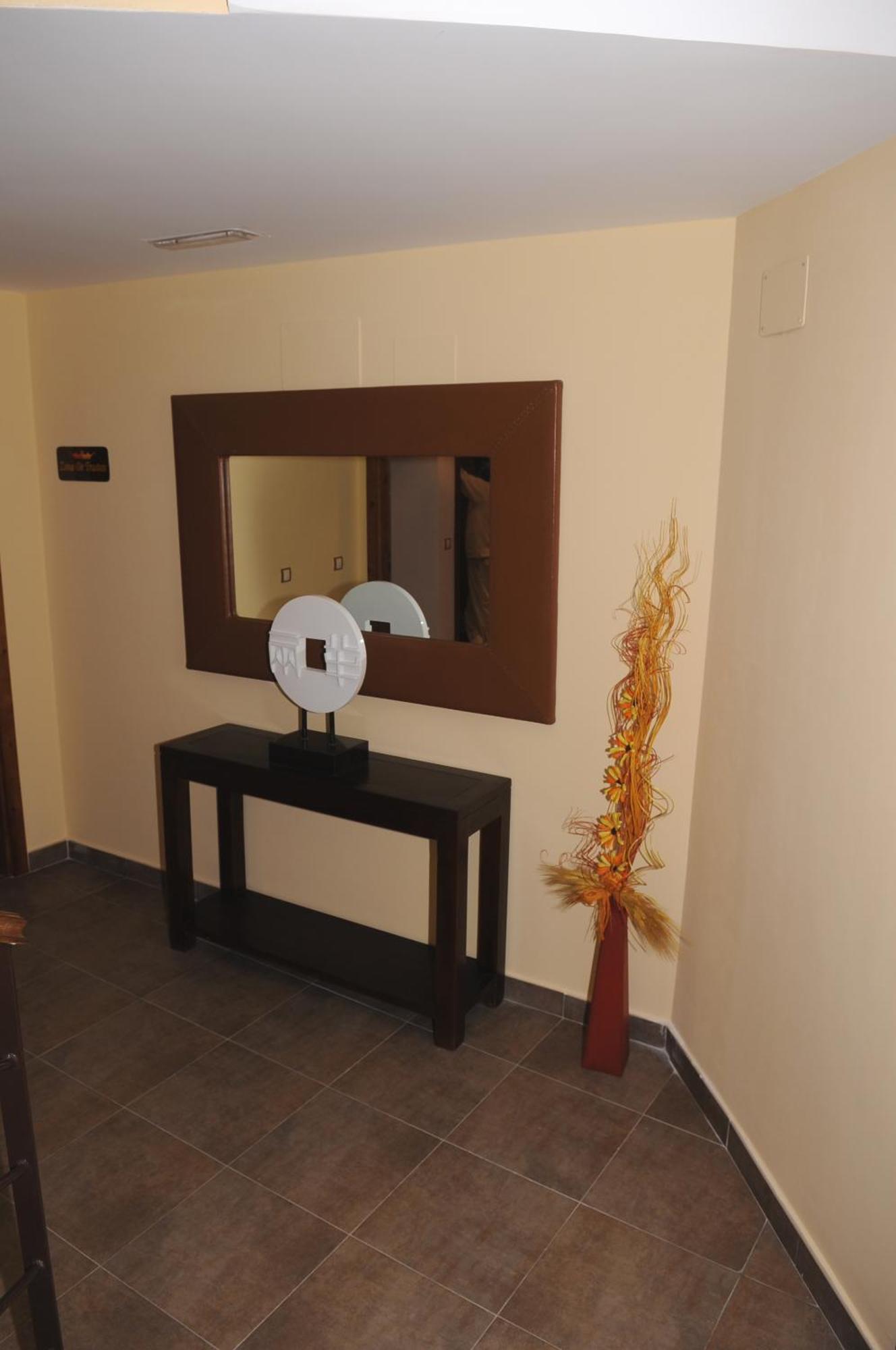 Edificio Reyes Apartamento La Adrada Exterior foto